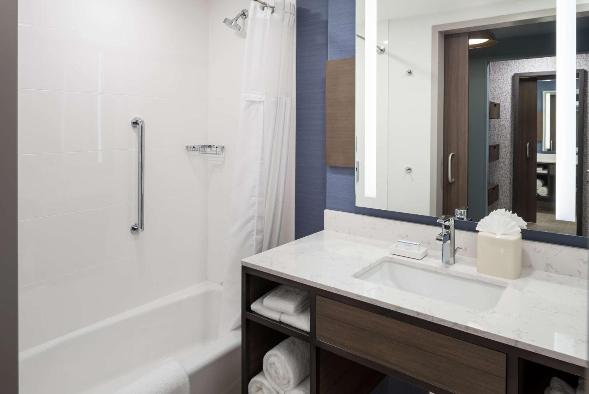 Hilton Garden Inn Madison Downtown, Wi Екстер'єр фото