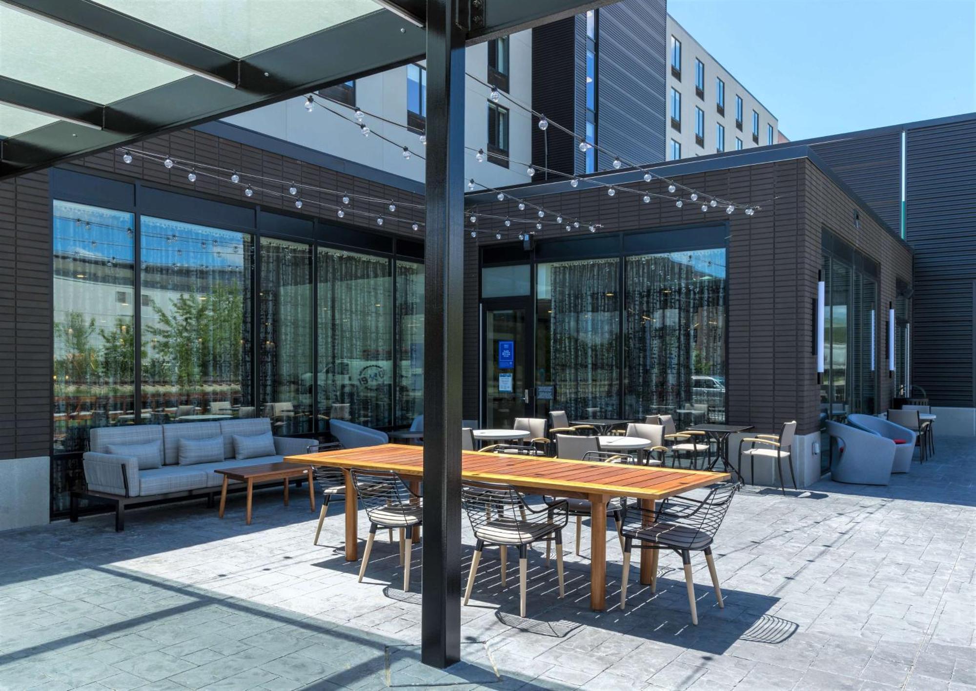 Hilton Garden Inn Madison Downtown, Wi Екстер'єр фото